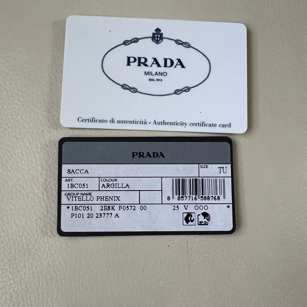 Excellent condition Prada handbag - Picture 3 of 4